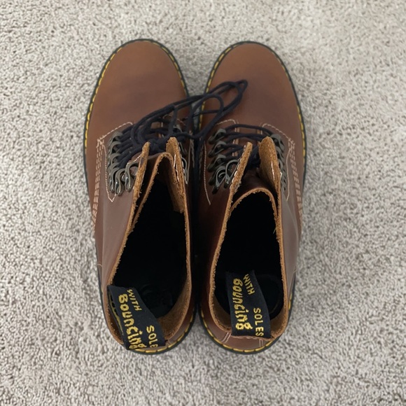 COPY - Dr Martens boots - Picture 6 of 11